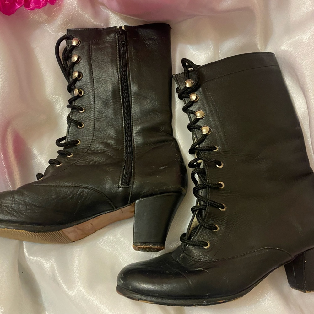 Folklorico Black Lace-Up Leather Boots